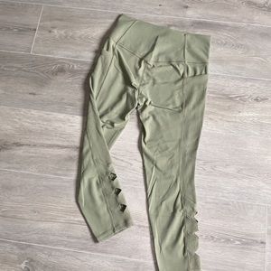 Athleta salutation stash pocket II cutout 7/8 leggings - sage green - size M
